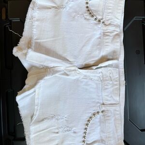 Rue21 white shorts size 11/12